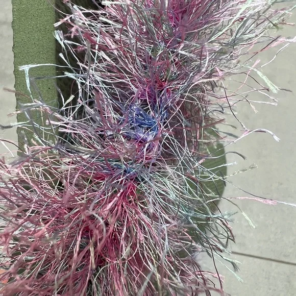 NWOT festive fun flip flops! Shades of purple & pink yarns make these special🌸 - Picture 5 of 7